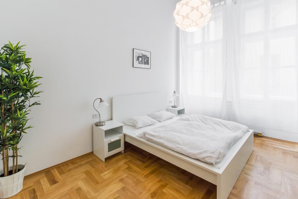 Apartment Jindrisska Praha Bagian luar foto